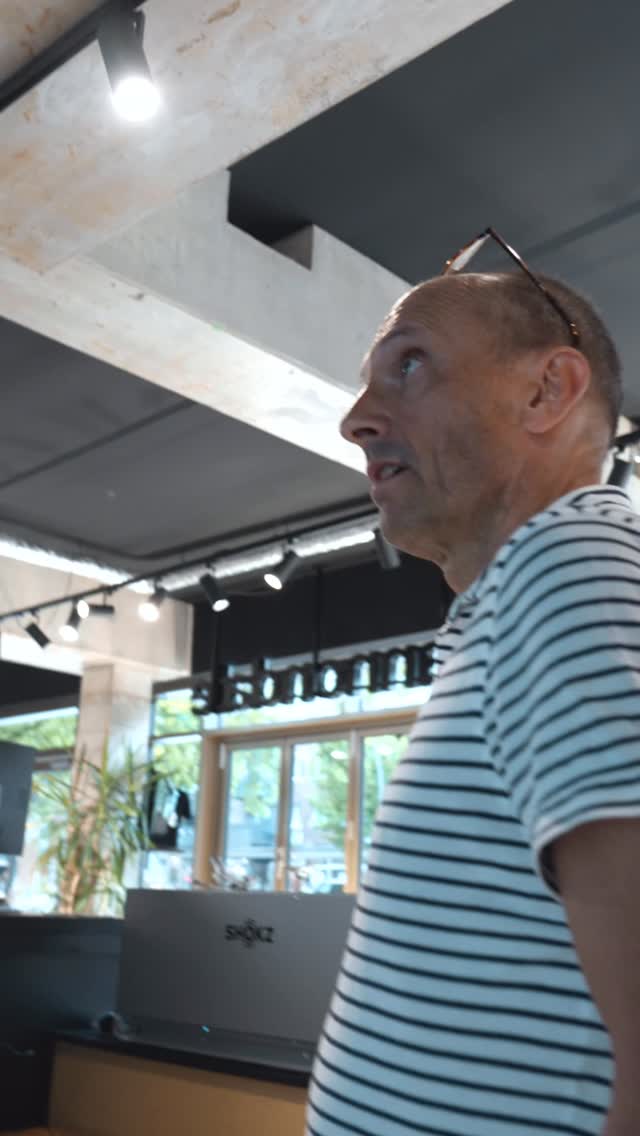 Kettenwachs. Was ist der Vorteil und wie muss die Ketten gepflegt werden? Holger erklärt es.
#bikefactory #cycling #cyclinglife #dreambuild #rennrad #roadcycling #roadbike #gravel #gravelbike #tourdefrance #lifebehindbars #bikefitting #hamburg