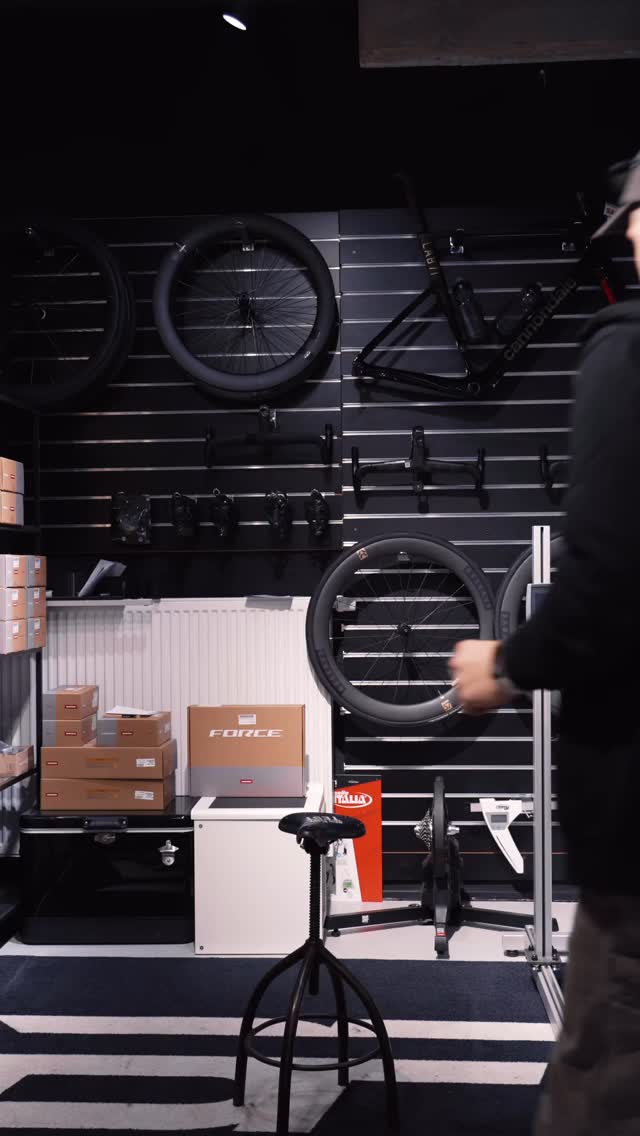 Dein erstes Rennrad?
Vielleicht ein @orbea Orca M30. 🤔

#bikefactory #cycling #dreambuild #rennrad #gravelbike